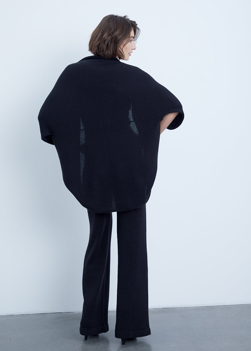 Bolero in Schwarz von PETIT CALIN