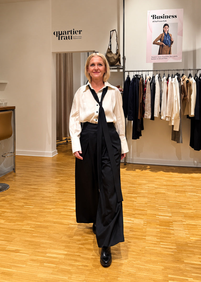 Bundfaltenhose LUI in Schwarz von HE:IDI