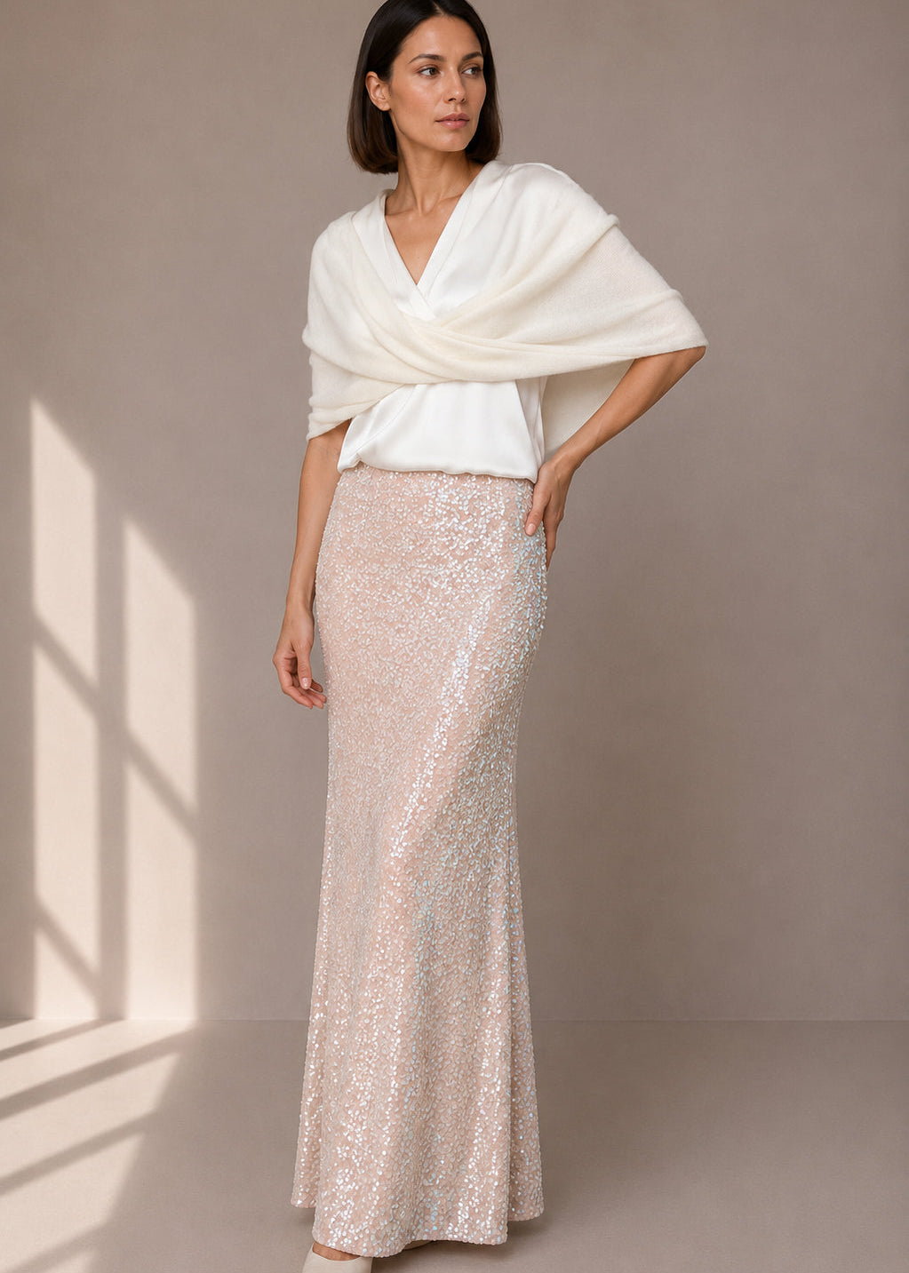 Langer Pailettenrock in Aqua Blush von EVA KRESS