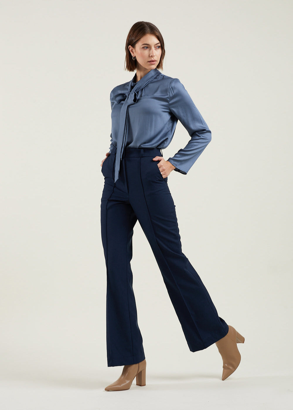 Flared Hose FLAIRE mit hohem Bund von COCO LORES