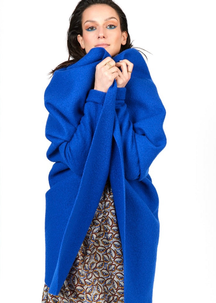 Wollcape AMBRA in Kobalt von HE:IDI