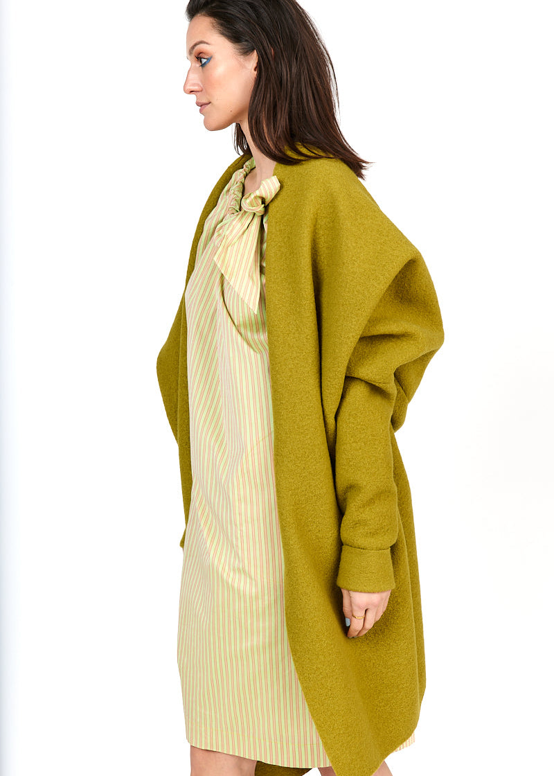 Wollcape AMBRA in Pistazie von HE:IDI