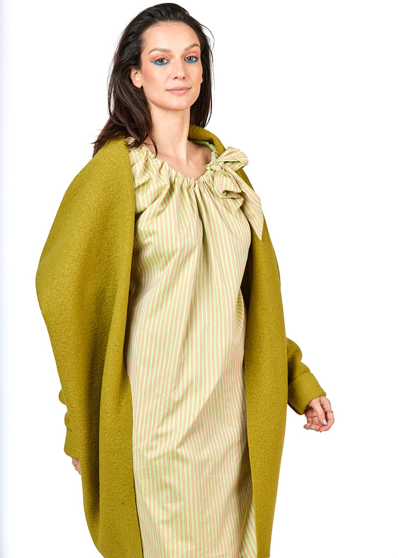 Wollcape AMBRA in Pistazie von HE:IDI