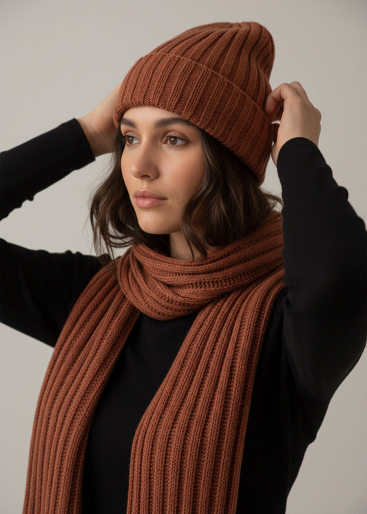 Kaschmir Rippenmütze von PETIT CALIN