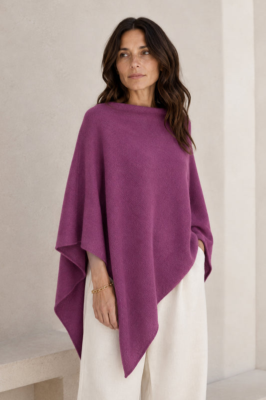 Cashmere Poncho von Petit Calin