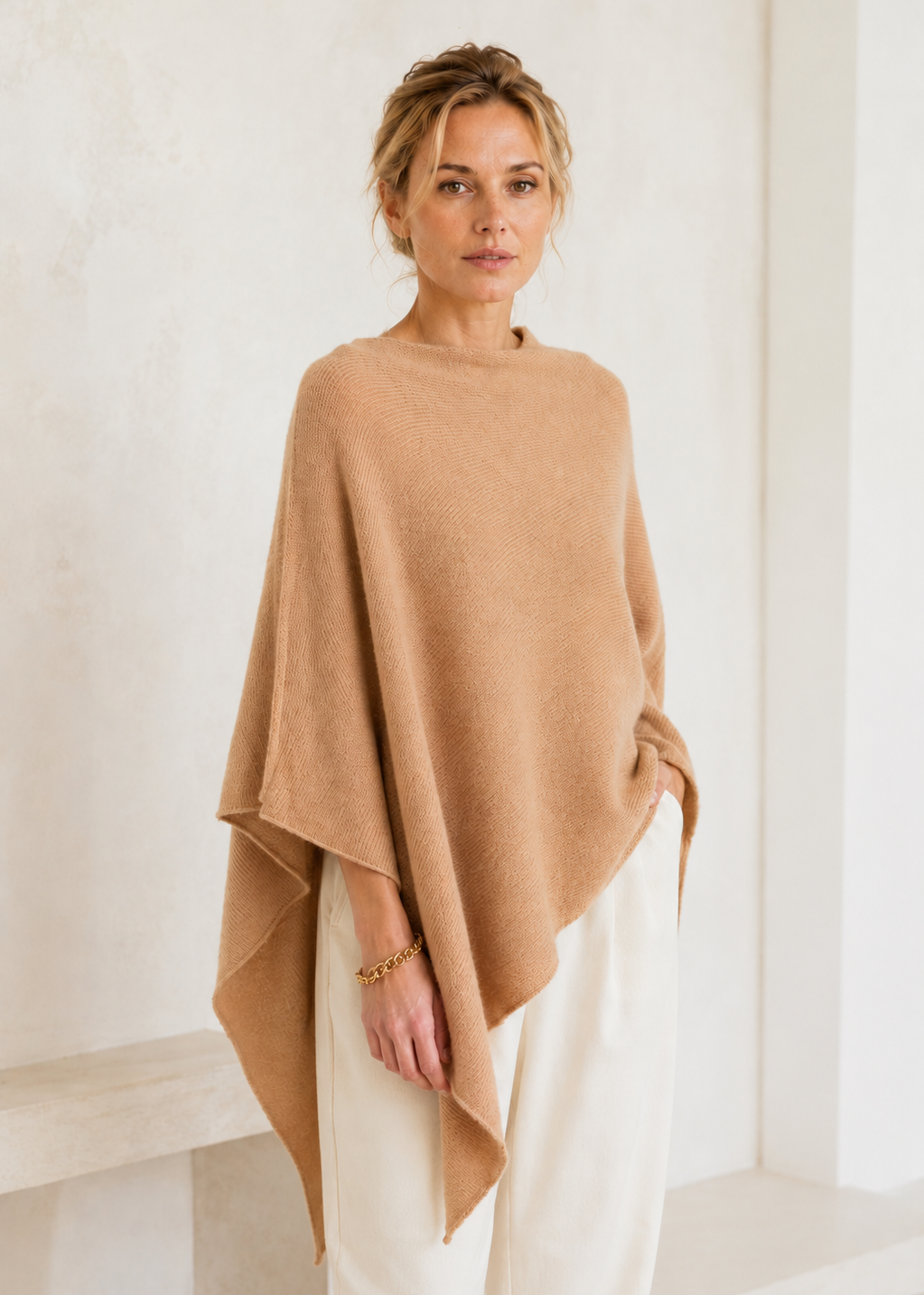 Cashmere Poncho von Petit Calin
